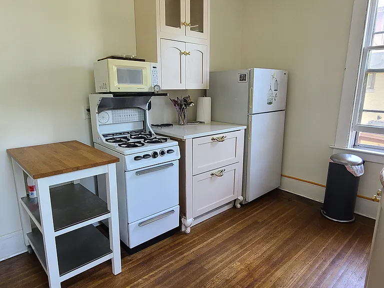 483 Orange St #2 — Photo 17
