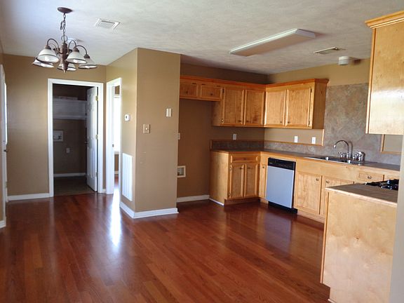 2nd image of 604 White Oak Dr