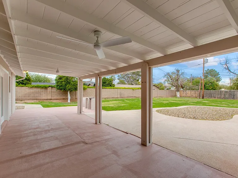 2917 E Mariposa St — Photo 17