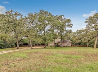 9910 Woodview (pvt) Dr, College Station, TX 77845