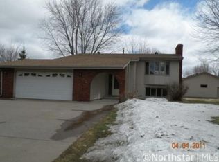 7116 Rice Lake Ln, Lino Lakes, MN 55014