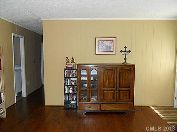 5th image of 703 North Dr