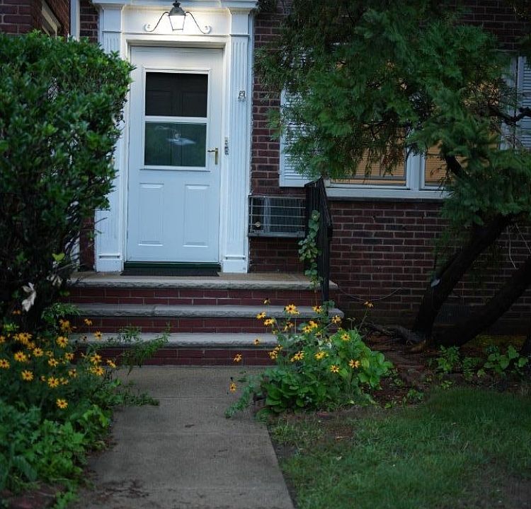 1st image of 154 Boyden Avenue