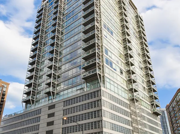 653 N Kingsbury St APT 2001, Chicago, IL 60654