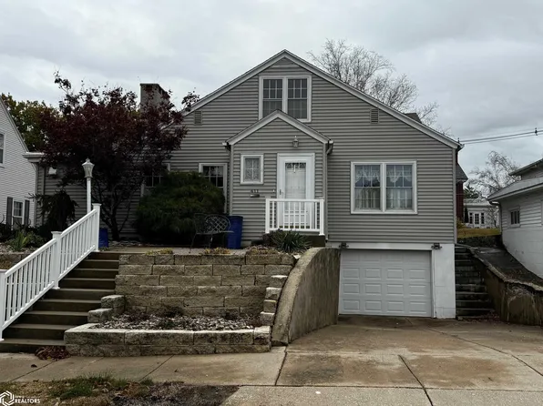 411 N 9th St, Marshalltown, IA 50158