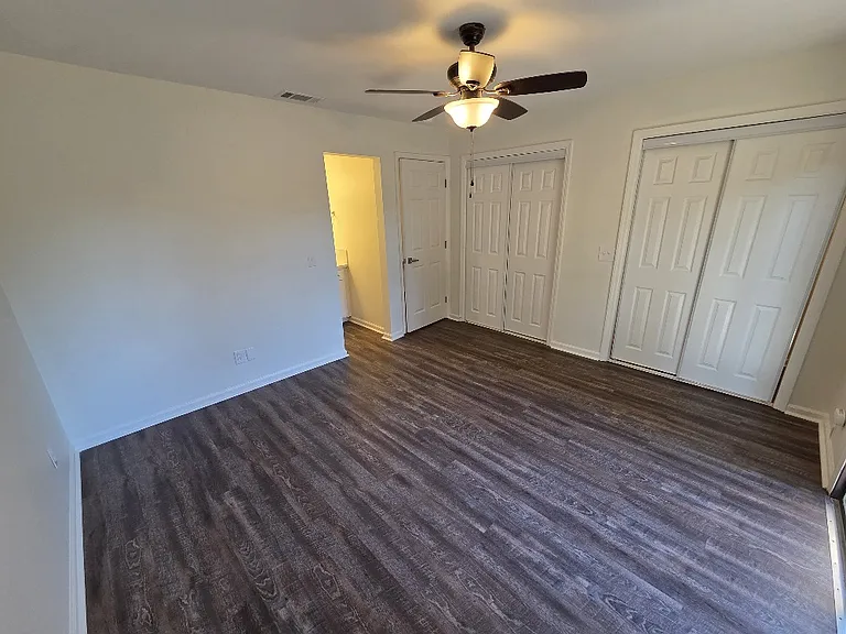 4 Woodrum Pl — Photo 16