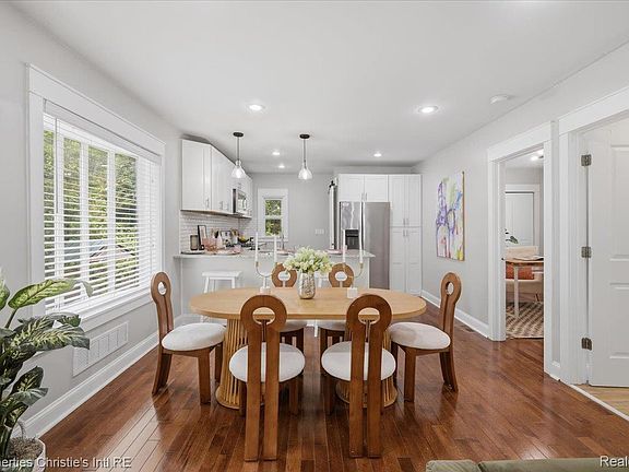 5th image of 827 Gardenia Ave