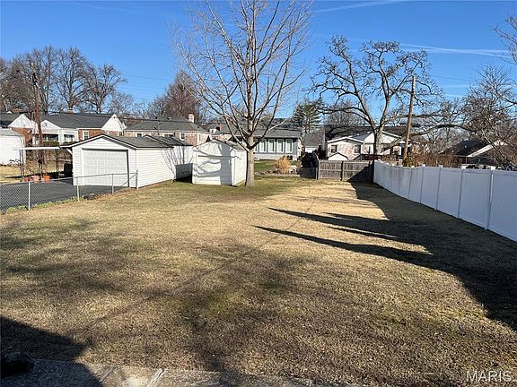 4th image of 8637 Litzsinger Rd