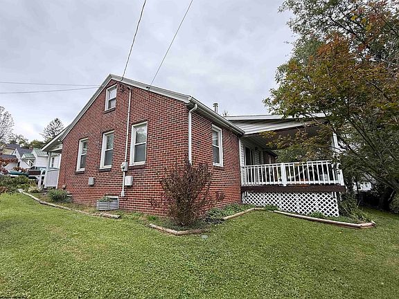 3rd image of 430 Wilson St