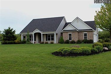 3rd image of 9397 Grand Oak Dr