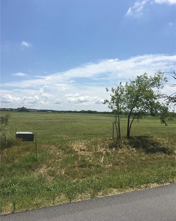2nd image of 3453 N Preston Lakes Dr