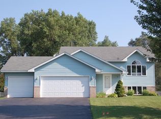 33 117th Ave NW, Coon Rapids, MN 55448