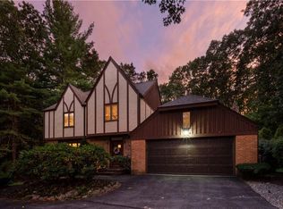 46 Gilbert Stuart Dr, Warwick, RI 02818