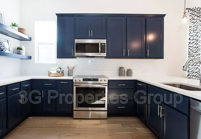 2807 Stanley Ave — Photo 11