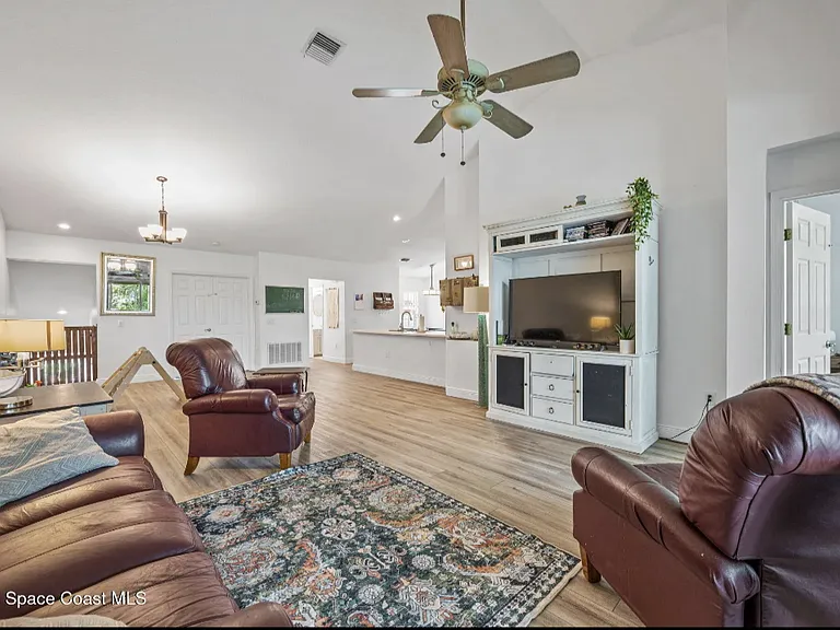 500 Trotter Ln #202 — Photo 6