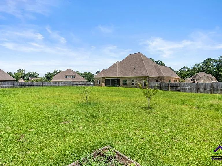 1052 Chattahoochee Dr — Photo 49