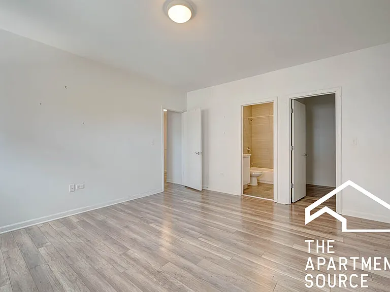 2700 W North Ave #203 — Photo 5