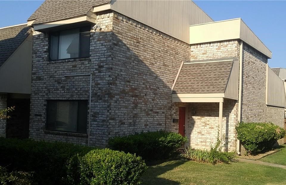 1st image of 222 Village North Dr #222