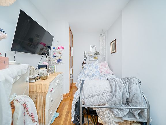 4th image of 454 9th Ave APT 12