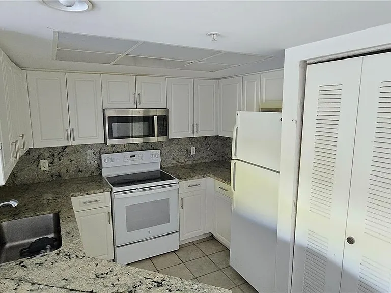 4149 N Haverhill Rd #1619 — Photo 11