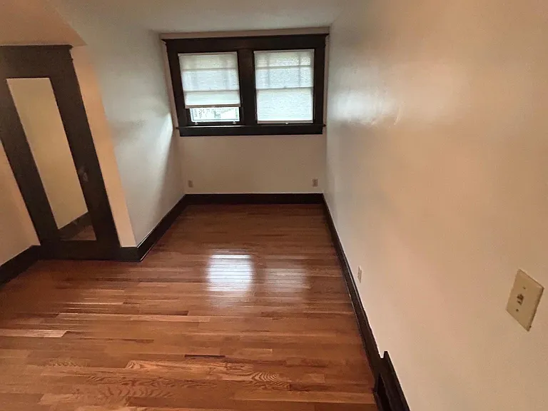 315 W 3rd St — Photo 11
