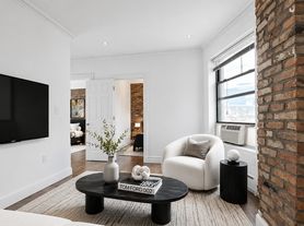 107 Christopher St, New York, NY
