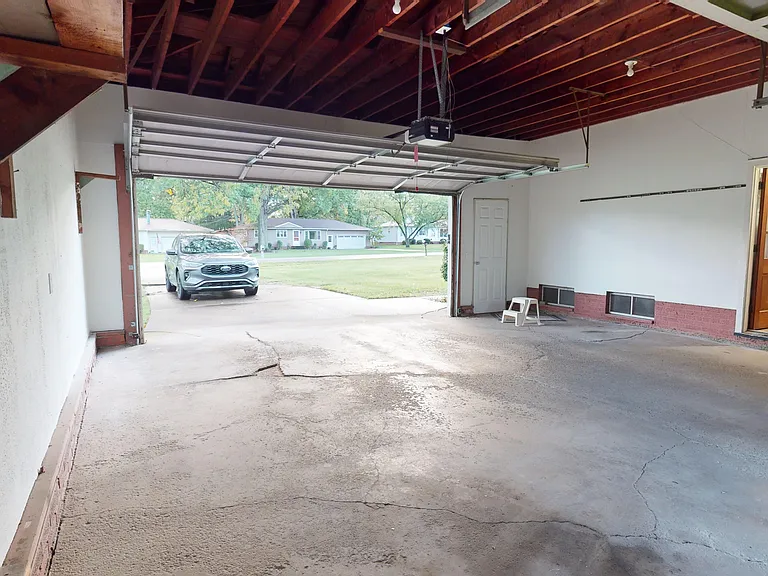13686 Harper Rd — Photo 19
