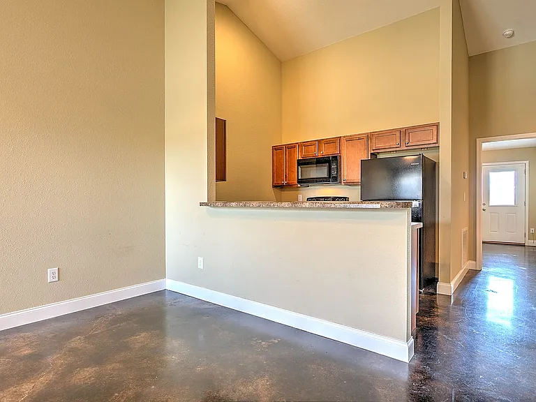 73 Sutter Pl — Photo 4