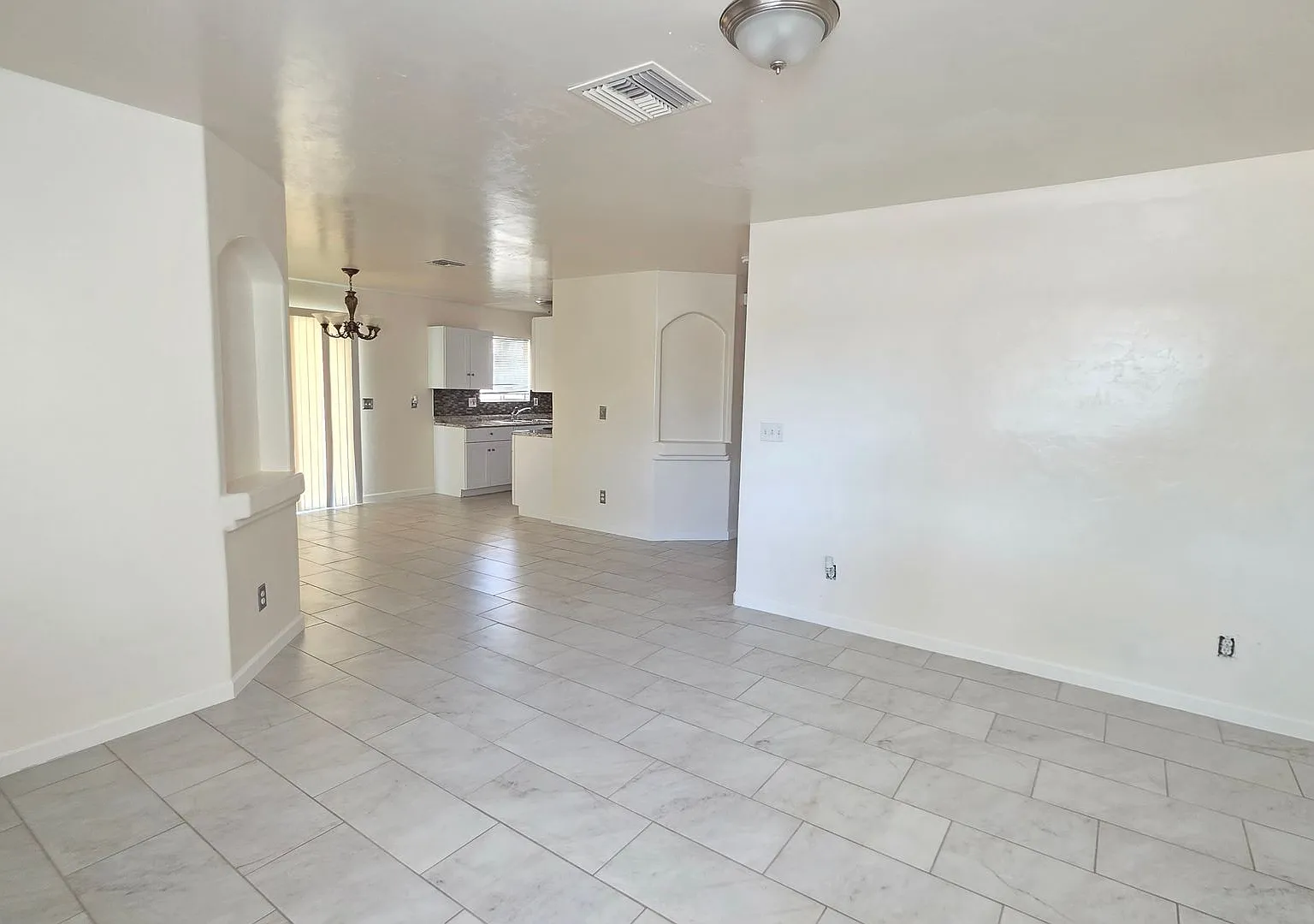 Beautiful Renovated 4 Bed 2 Bath HOME! — Photo 3