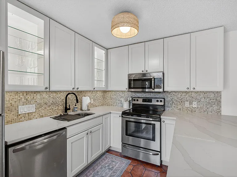 1700 Embassy Dr #103 — Photo 26