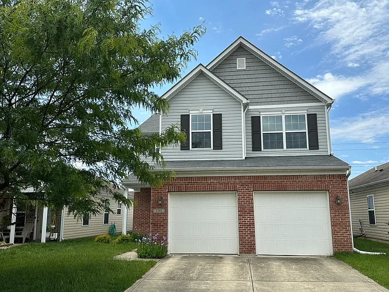2363 Shadow Bend Dr — Photo 1