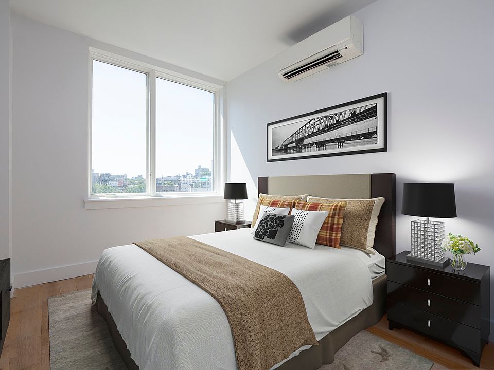 1st image of 137 Bayard St APT 1B