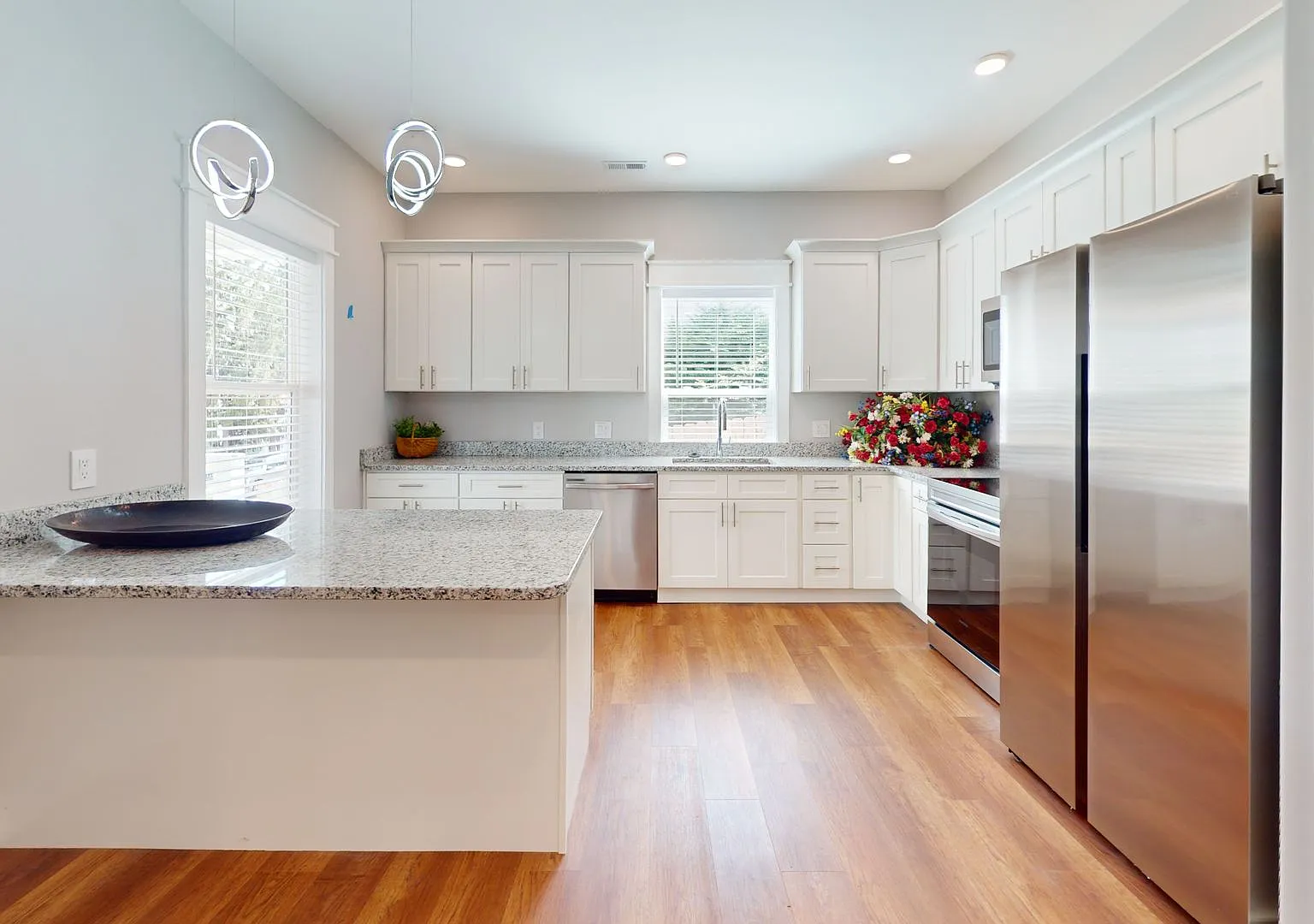Waitlist for Aug2027Jul2028 Now Open! |Fort Sander Duplex w/ Private Bathrooms | Walk to UTK — Photo 4