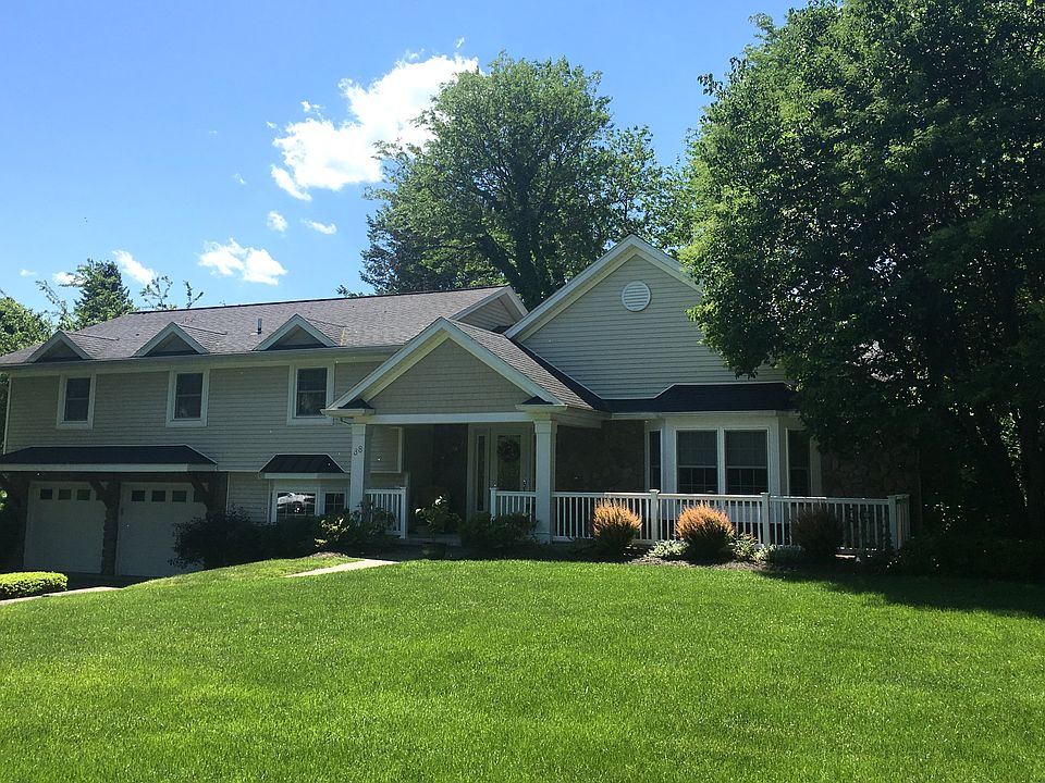 1st image of 38 Old Farm Cir