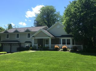 38 Old Farm Cir, Pittsford, NY 14534