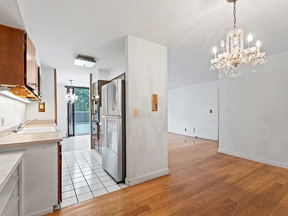 5th image of 777 E South Temple St S #3F