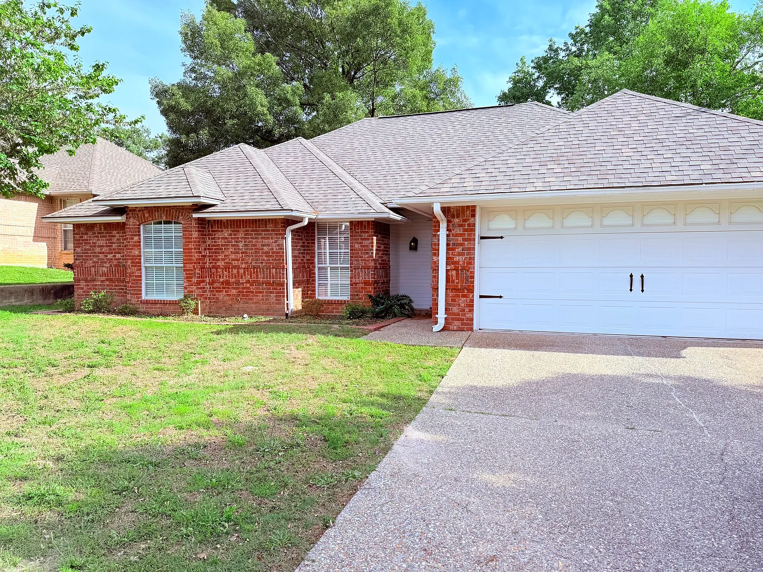 3 bed, 1621 sqft, $1,950 — Photo 2