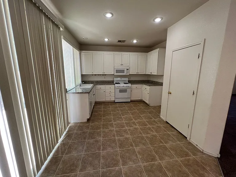 10319 Splendor Ridge Ave — Photo 3