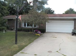 1103 Highland Dr, Goshen, IN 46528
