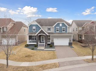 1047 Rosemary Cir, Chaska, MN 55318