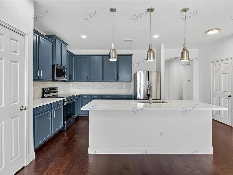 2405 Loreto Dr — Photo 4