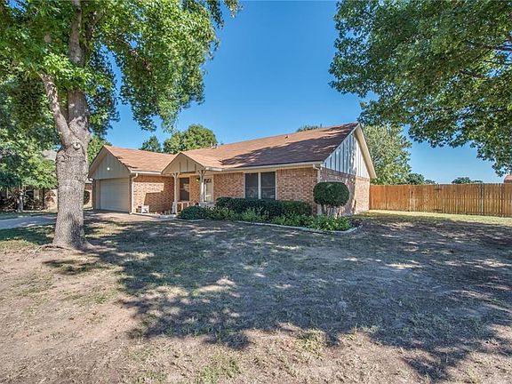 4th image of 110 Guinevere Ct