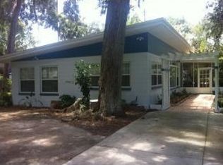 1046 N Circle Dr, Crystal River, FL 34429