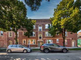 2511 W Le Moyne St, Chicago, IL