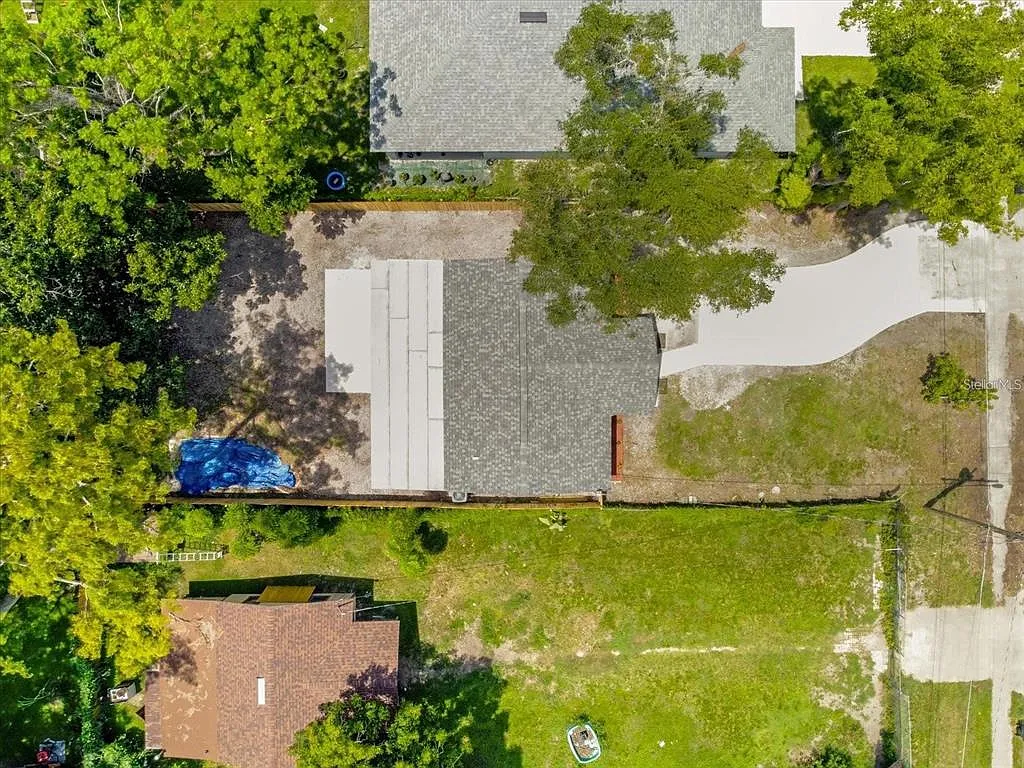 3 bed, 1.0 bath, 1156 sqft, $2,200 — Photo 4