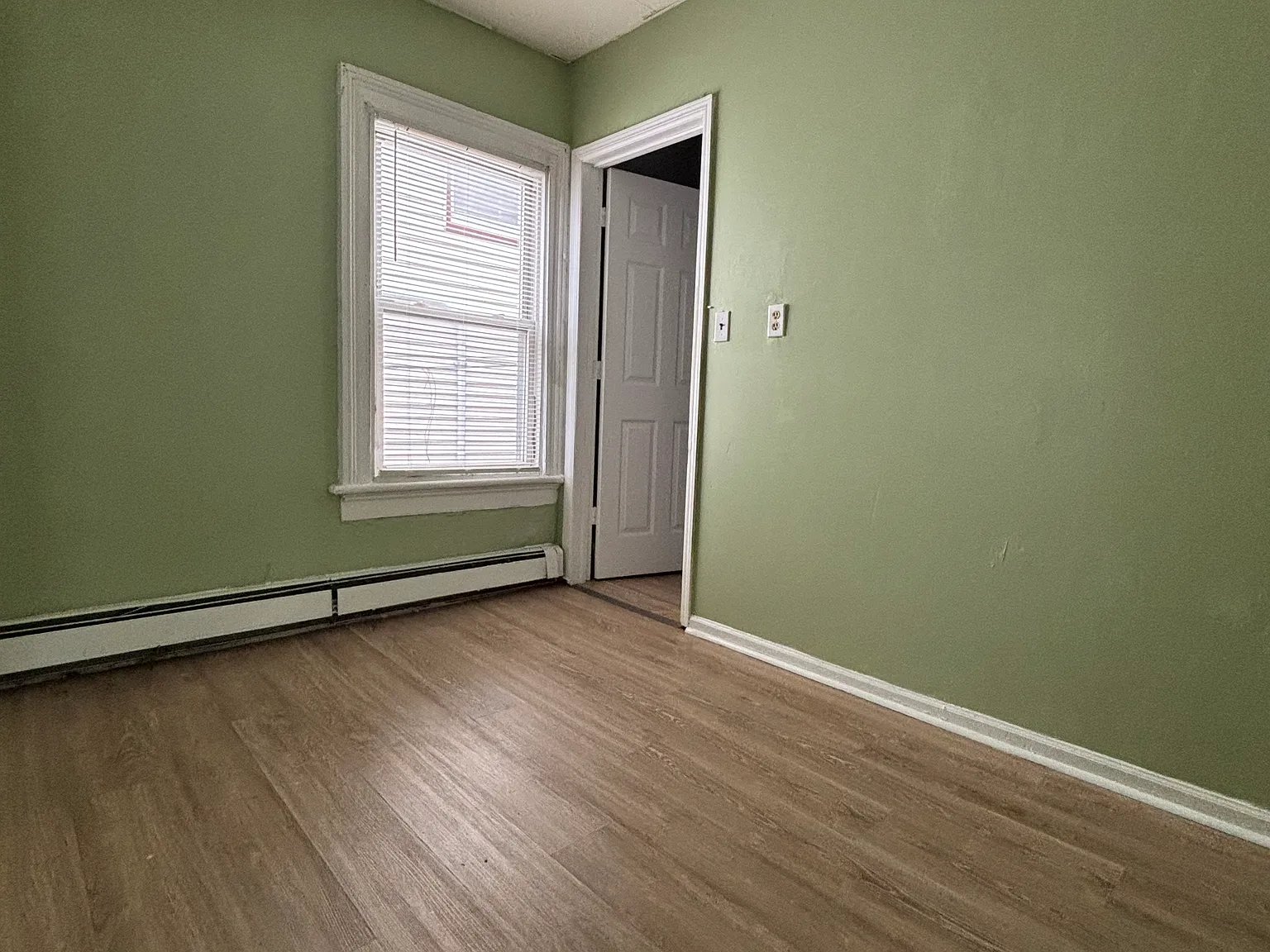 2 bed, 900 sqft, $2,000 — Photo 3