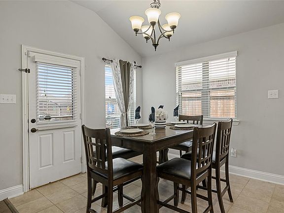5th image of 2101 Danibelle Dr