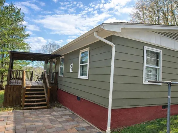 818 Buskill Ave, Richlands, VA 24641