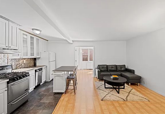 5th image of 201 E 36th St APT 5F