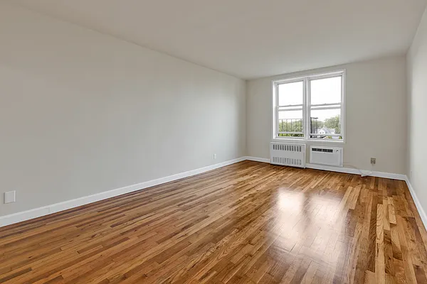Sold by Remax Edge | media 7